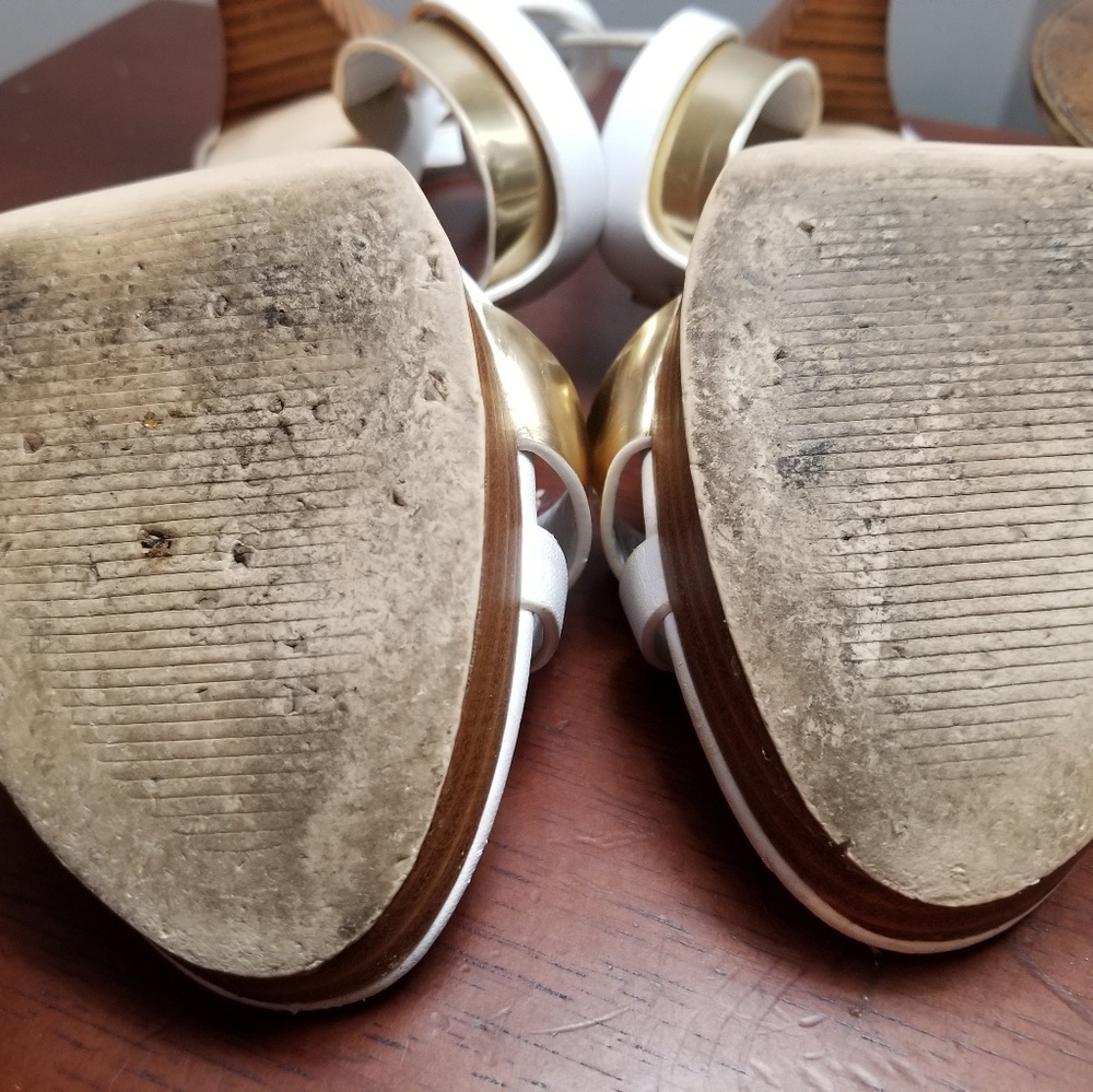 Chili's white heels - Picture 6 of 7
